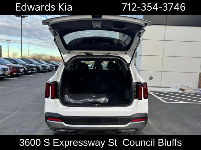 2025 Kia Sorento S - Photo 12