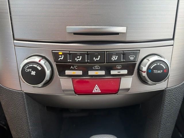 Used 2013 Silver Subaru 2.5i Premium image 34