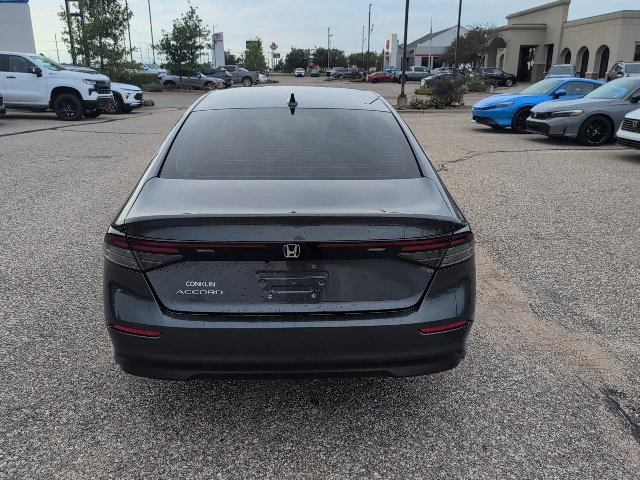 Used 2023 Meteorite Gray Metallic Honda EX image 18