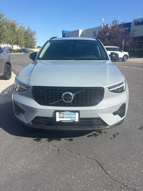 2026 Volvo XC40 Plus - Photo 9