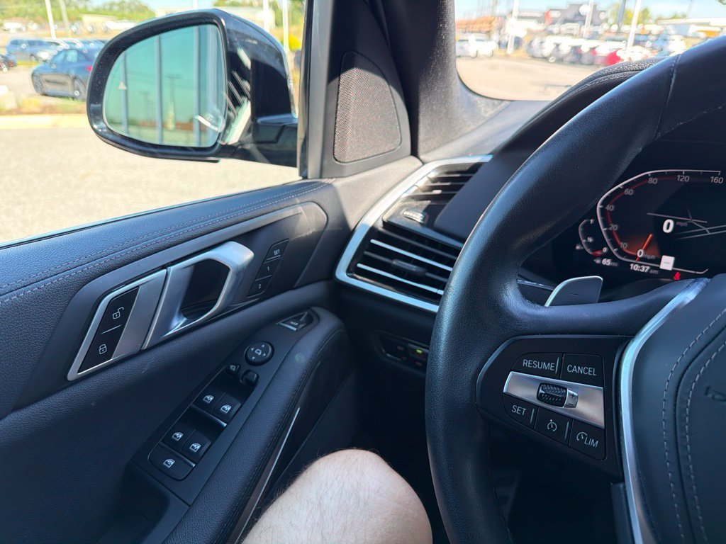 Used 2022 Black BMW sDrive40i image 21