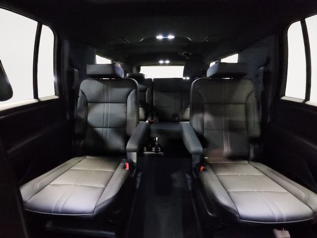 2026 Chevrolet Suburban High Country - Photo 13