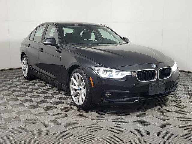 Used 2018 Jet Black BMW 320i xDrive image 3