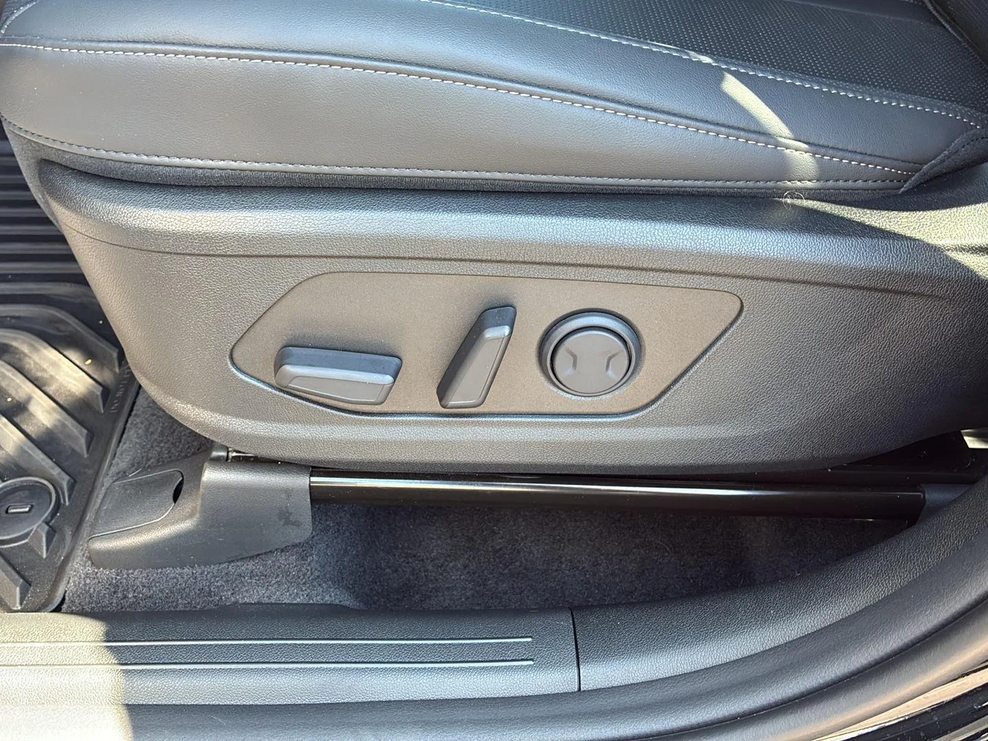 Used 2026 Ebony Black Kia EX image 13