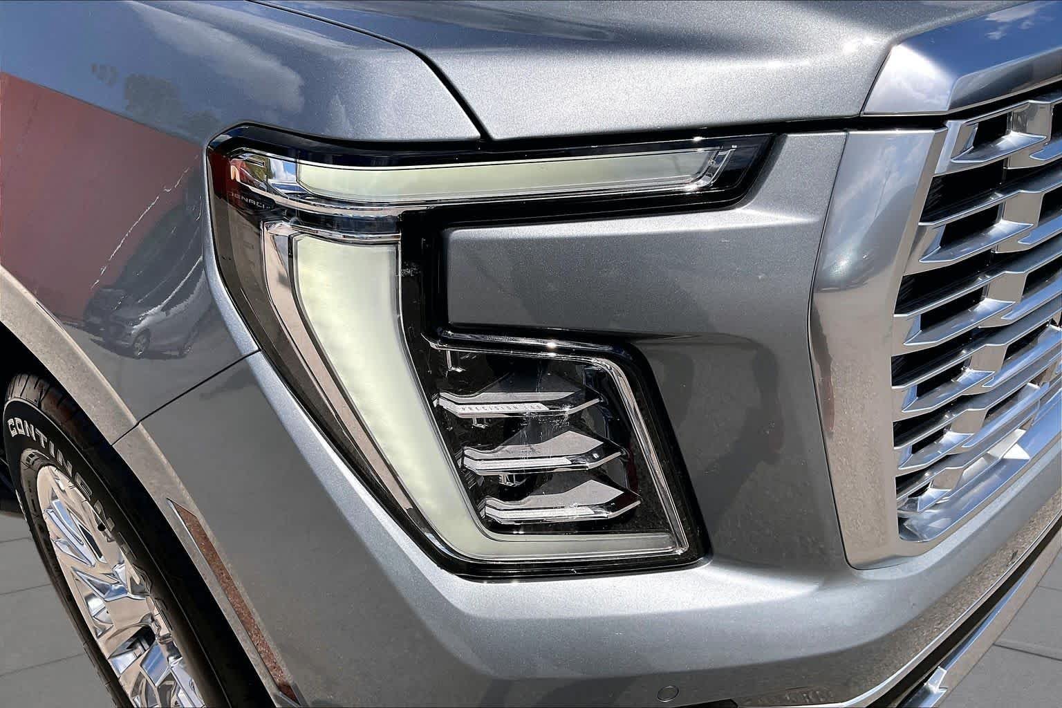 Used 2025 Sterling Metallic GMC Denali image 27