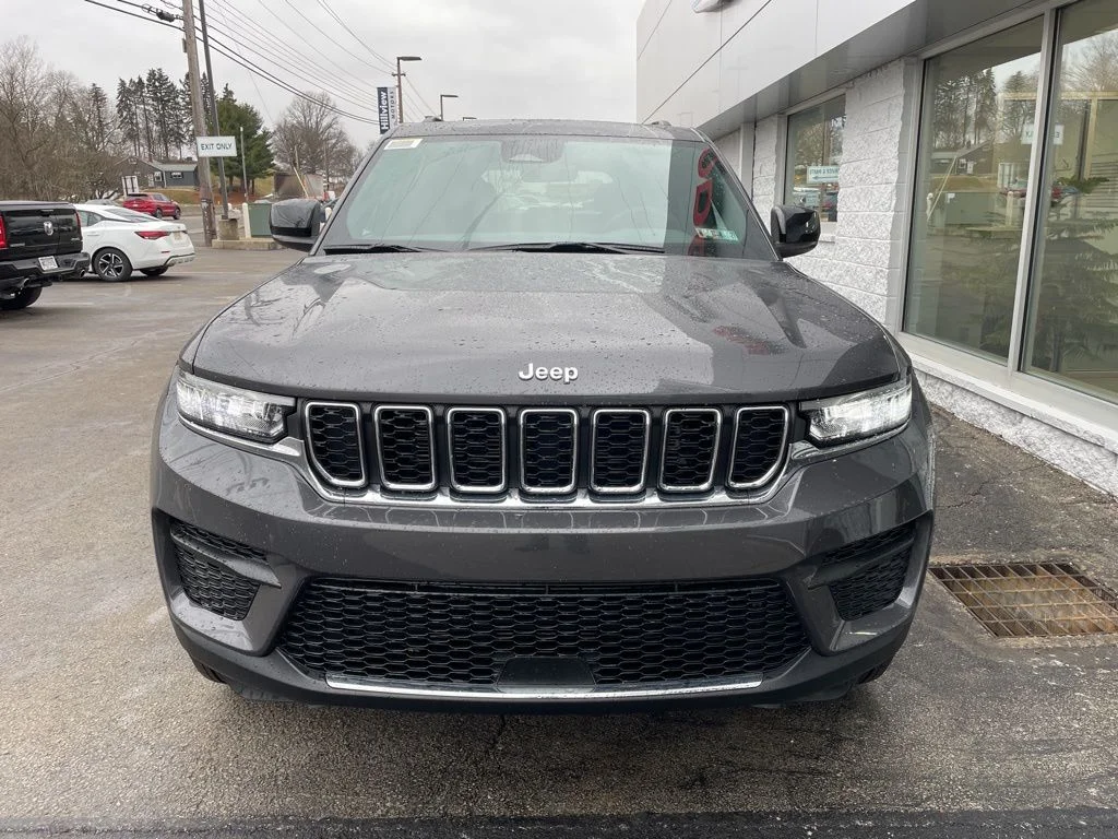 New 2026 Baltic Gray Metallic Clear-Coat Exterior Paint Jeep Laredo X image 5