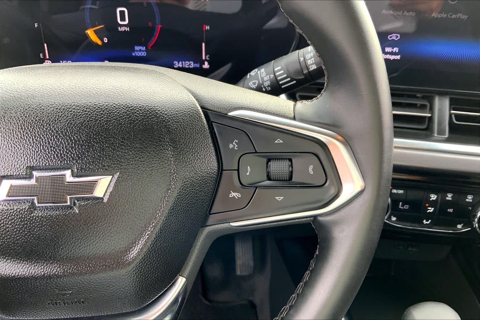 Used 2025 Mosaic Black Metallic Chevrolet ACTIV image 21