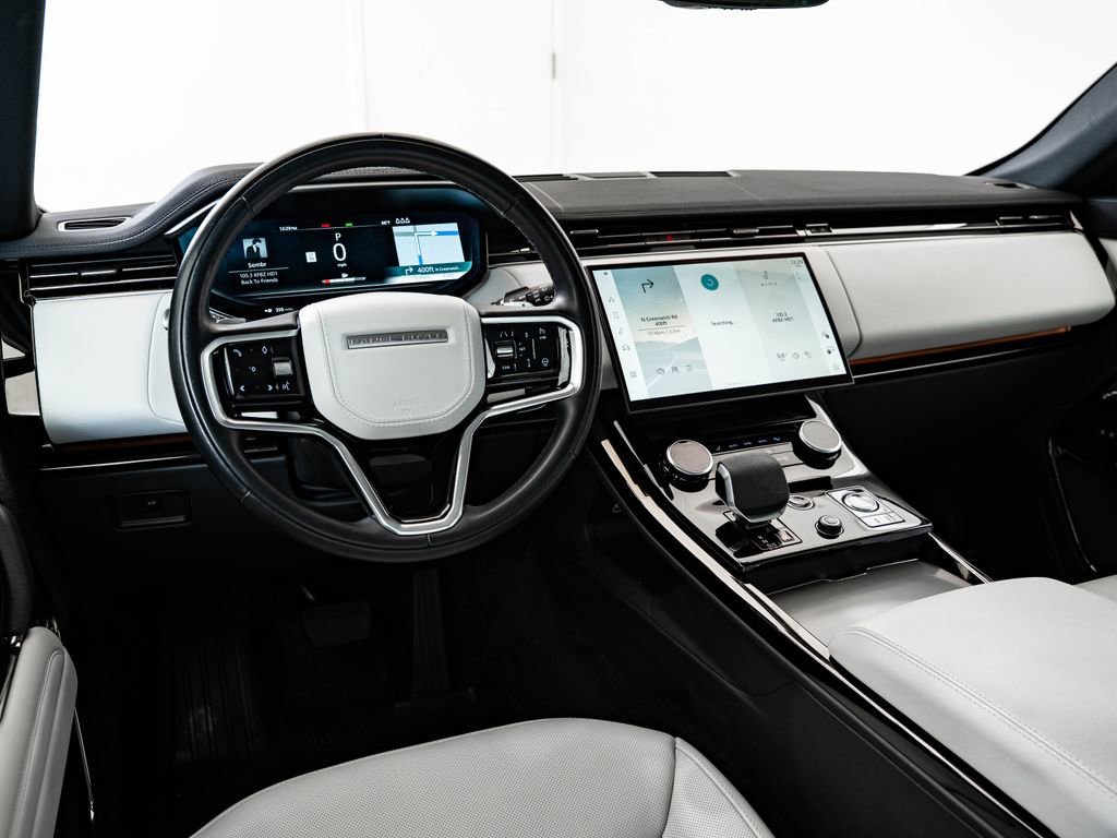 Used 2023 Gray Land Rover SE image 4