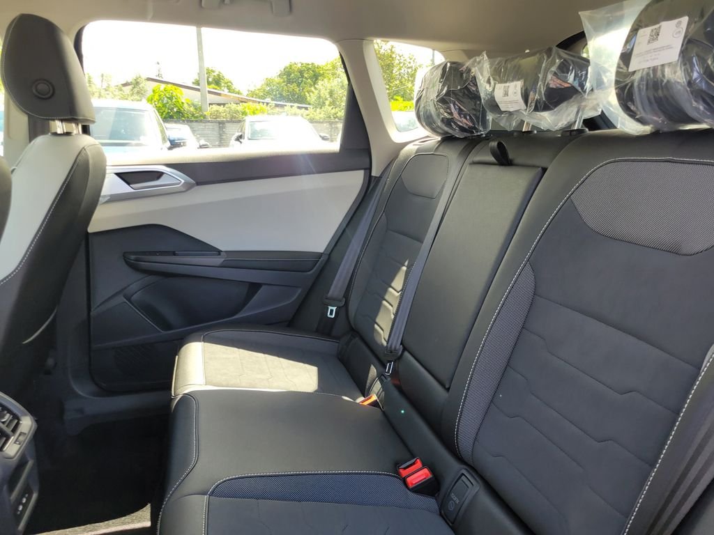 New 2026 Black Volkswagen 1.5T SE image 6