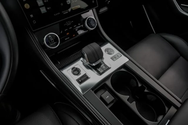 2026 Jaguar F-Pace R-Dynamic S - Photo 31