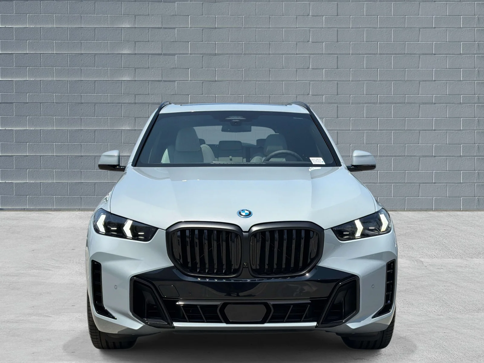 New 2026 Brooklyn Grey Metallic BMW xDrive50e Plug-In Hybrid image 2