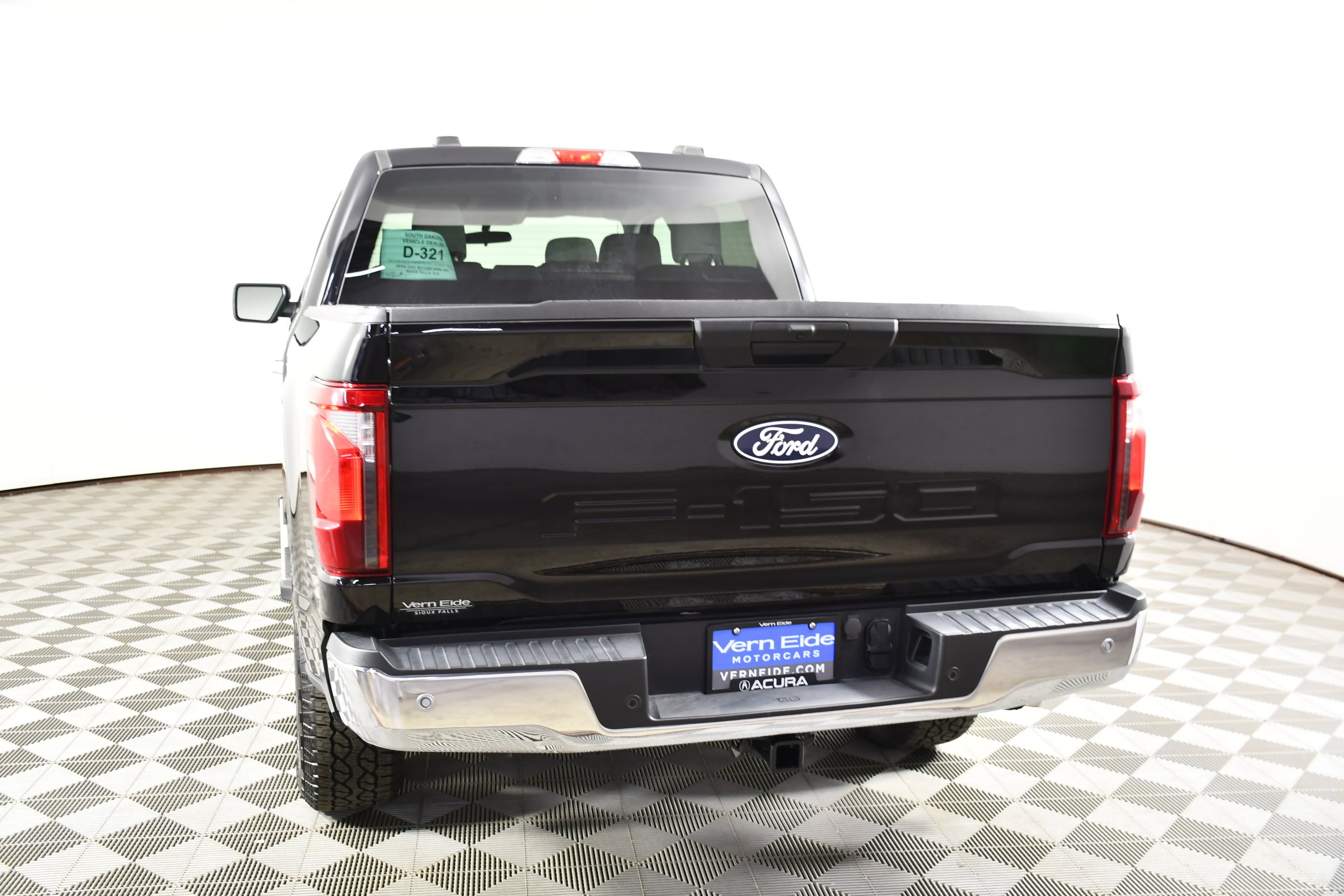 Used 2025 Black Metallic Ford XLT image 7