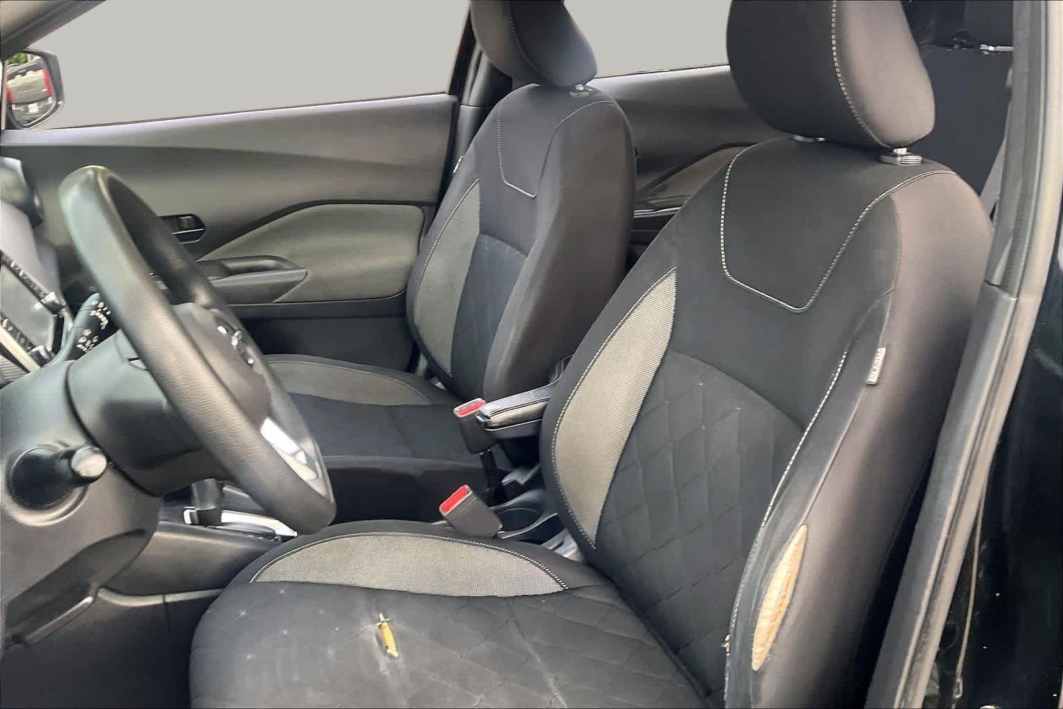 Used 2020 Super Black Nissan S image 8