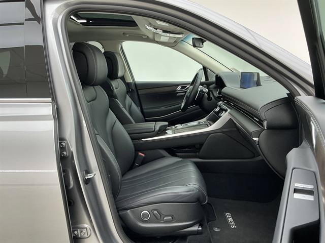 Used 2022 Savile Silver Genesis 4DR AWD 25T image 26