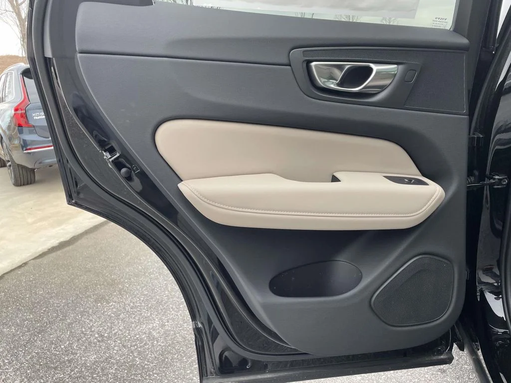 New 2026 Onyx Black Metallic Volvo Core image 2