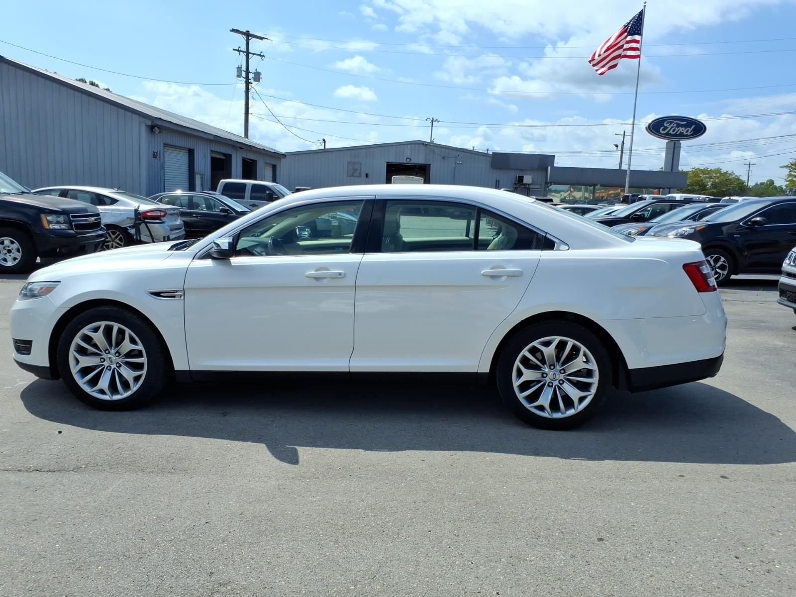 Used 2014 Ford Taurus Limited with VIN 1FAHP2F85EG106763 for sale in Hartselle, AL