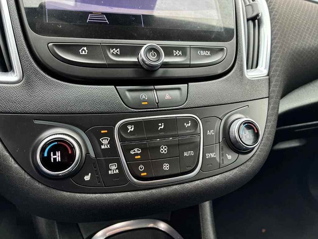 Used 2021 Silver Chevrolet LT image 17