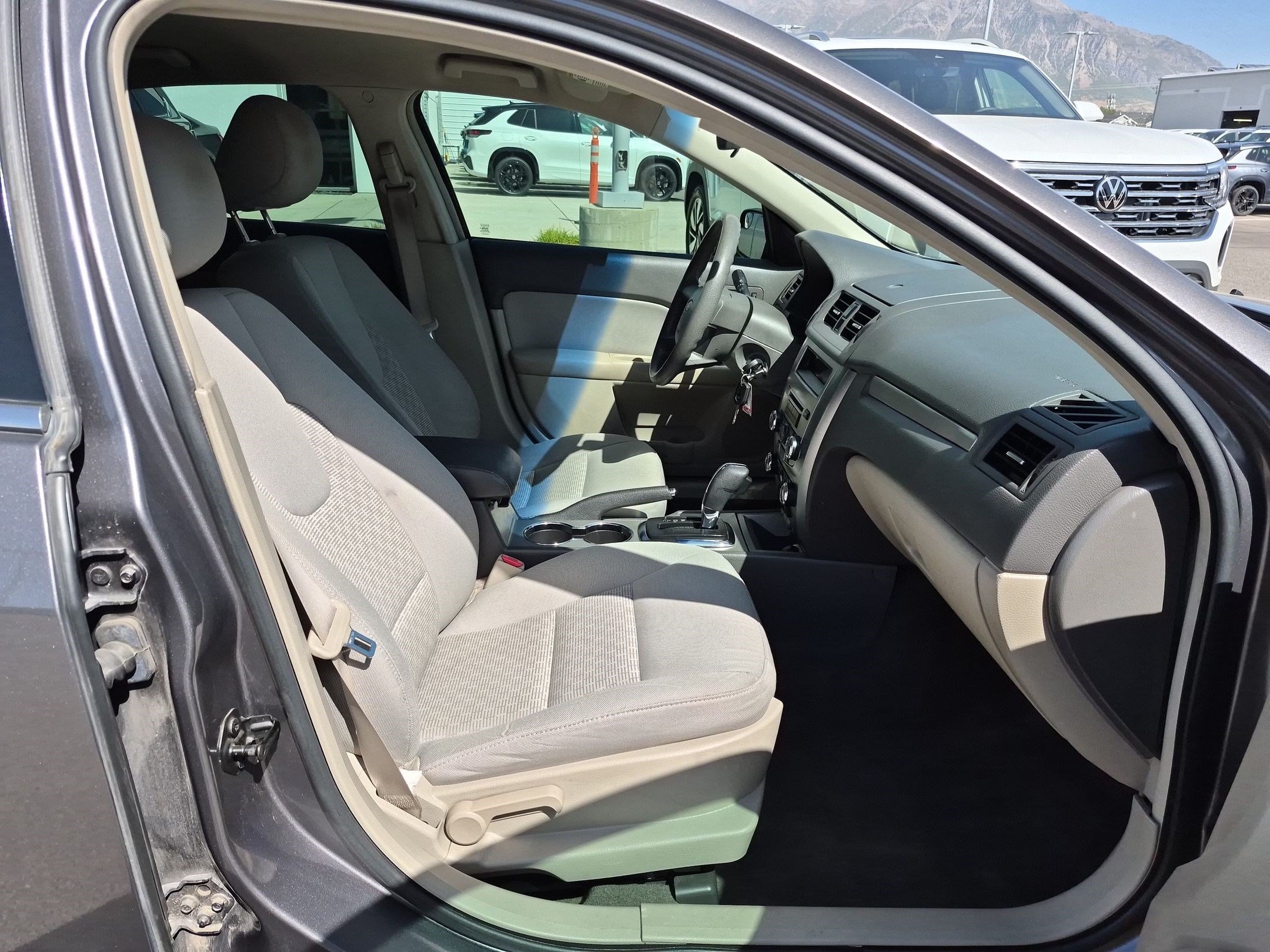 Used 2011 Sterling Gray Metallic Ford SE image 27