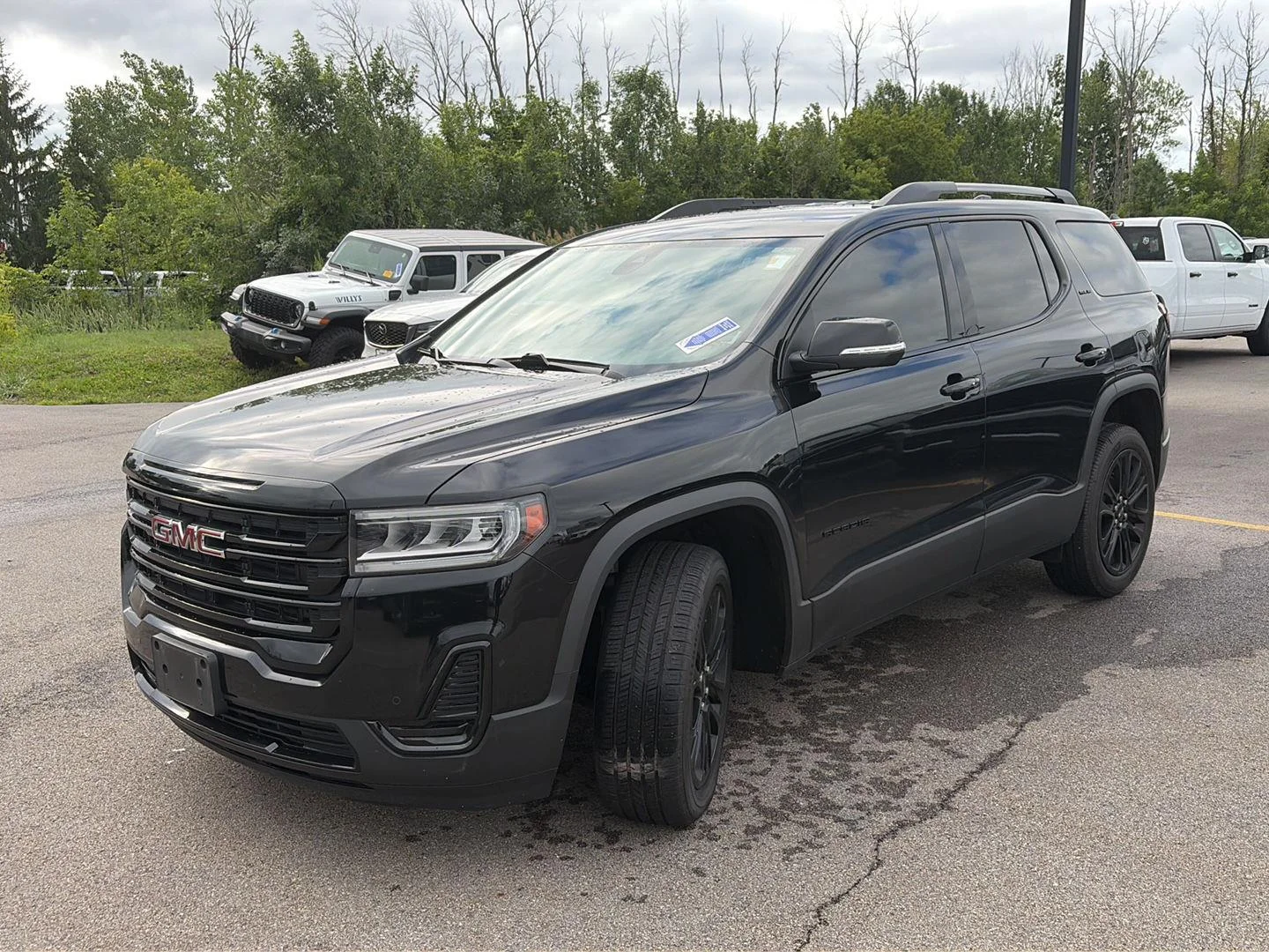 Used 2022 Ebony Twilight Metallic GMC SLE image 4