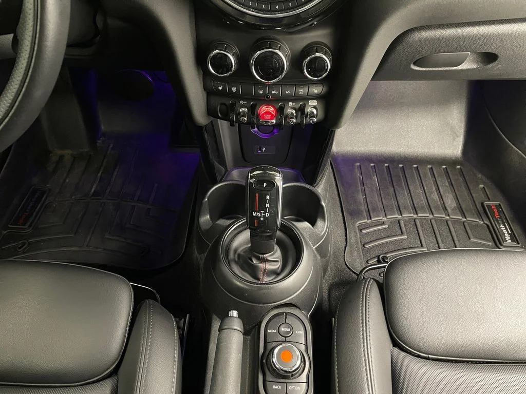 Used 2021 Midnight Black Metallic MINI  image 9