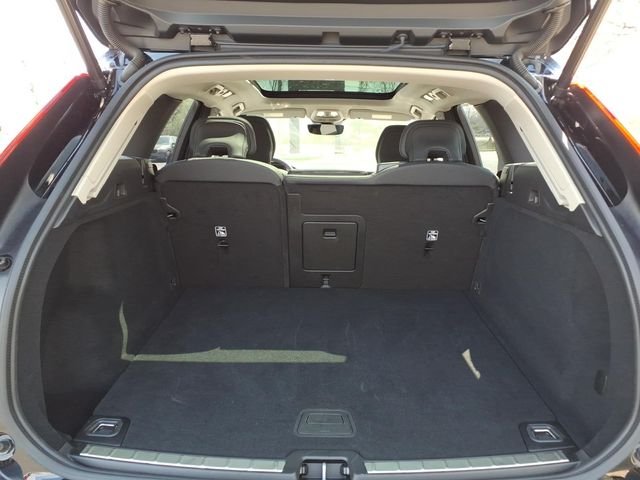 2025 Volvo XC60 Plus - Photo 23