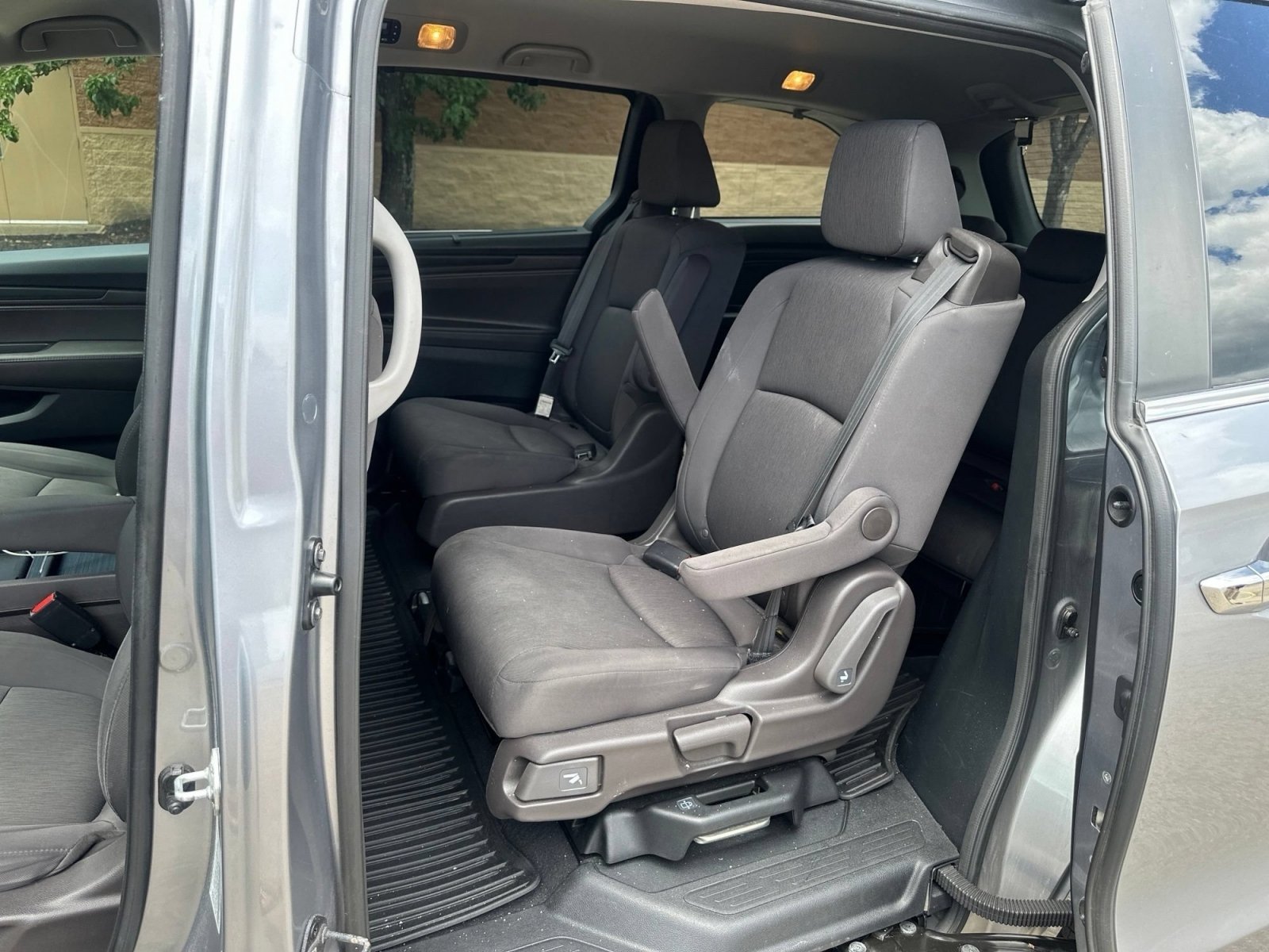 Used 2021 Lunar Silver Metallic Honda EX image 5