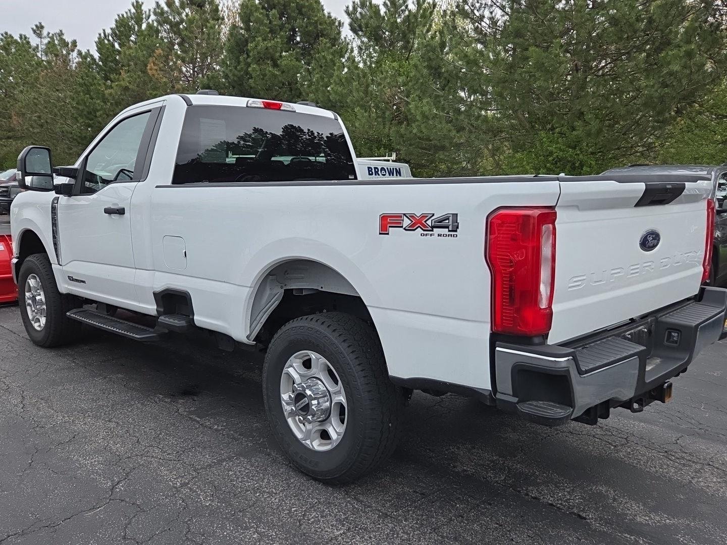 Used 2025 Oxford White Ford XLT image 5