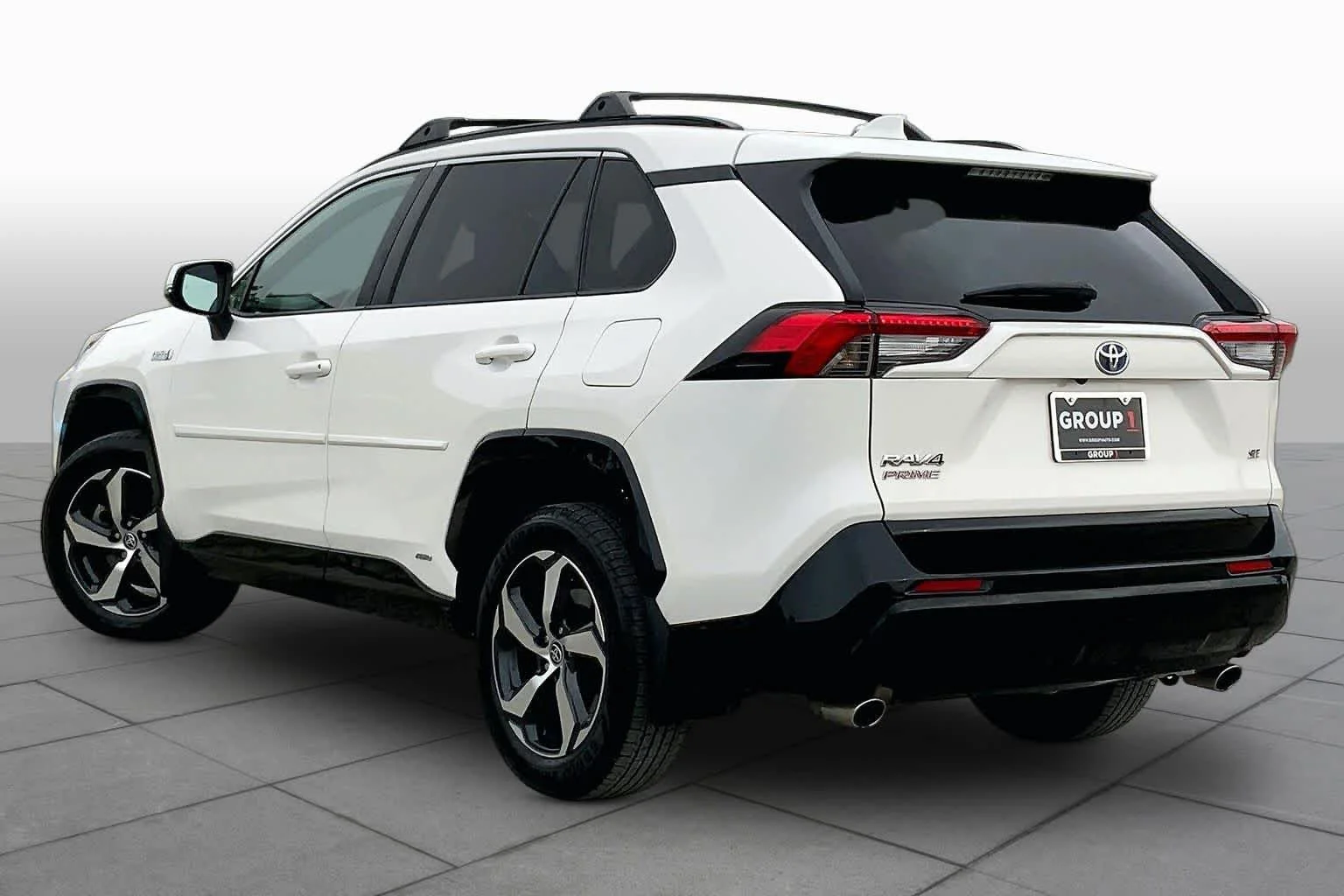 Used 2021 Super White Toyota SE image 12