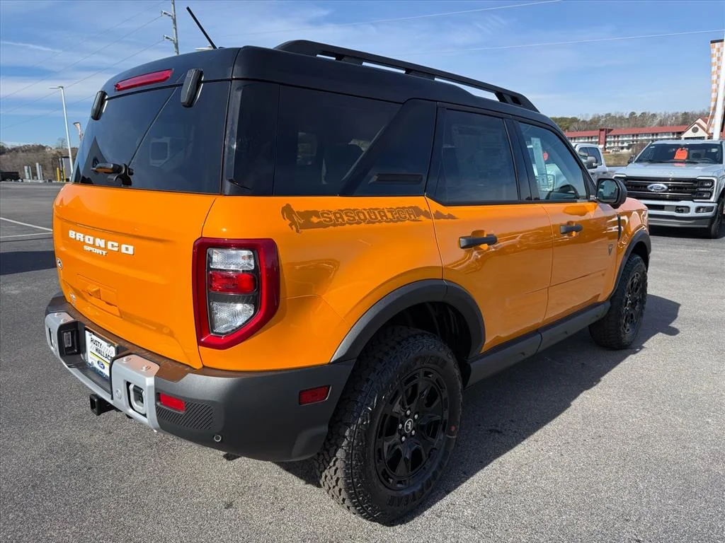 New 2026 Orange Fury Metallic Tri-Coat Ford Badlands® image 4