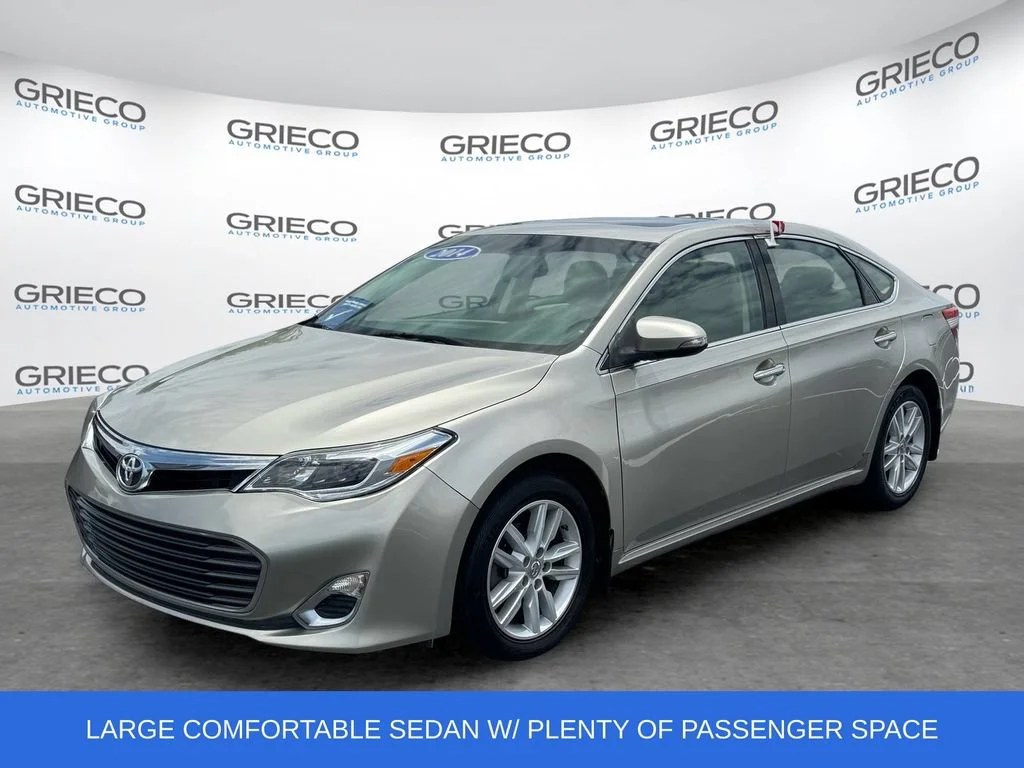 Used 2014 Beige Toyota XLE Premium image 3