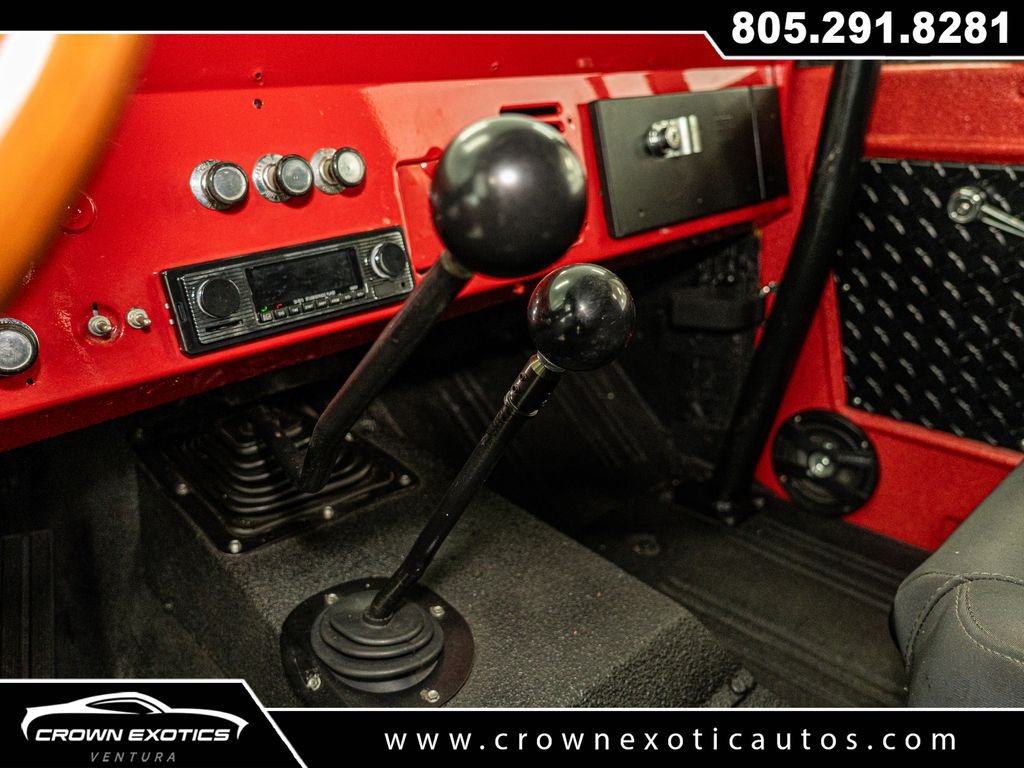 Used 1972  Ford 2dr Convertible image 32
