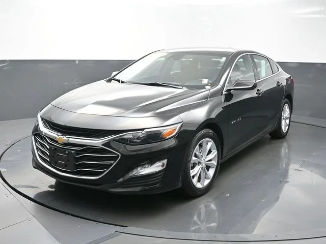 Used 2025 Black Chevrolet LT image 3