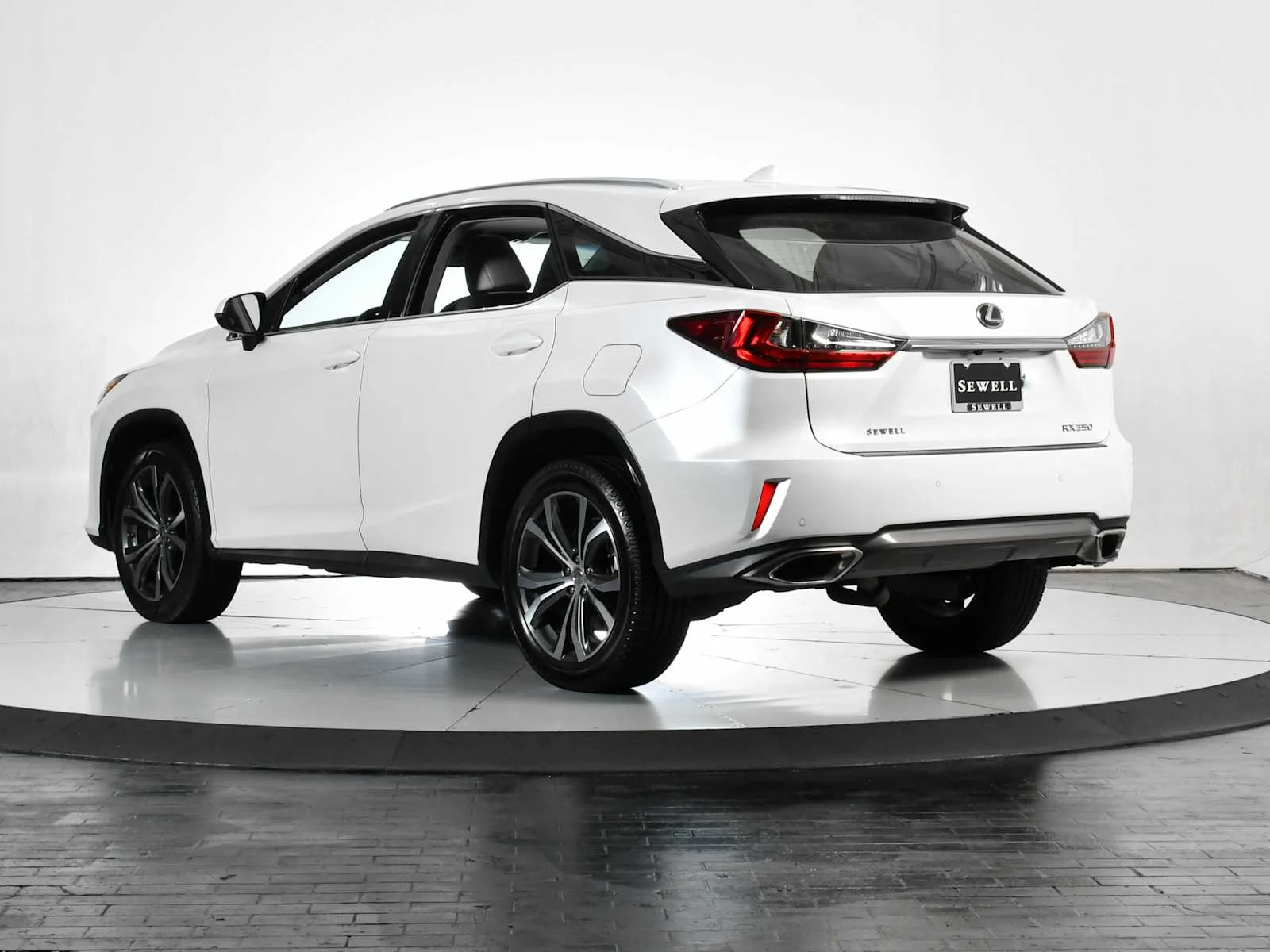 Used 2017 Eminent White Pearl Lexus  image 4