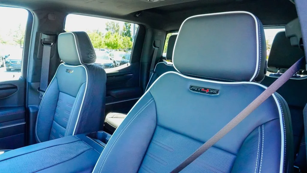 2026 GMC Sierra 1500 AT4X - Photo 18