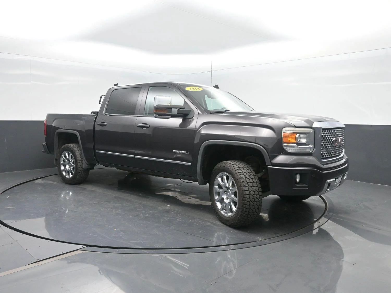 Used 2014 Iridium Metallic GMC Denali image 4