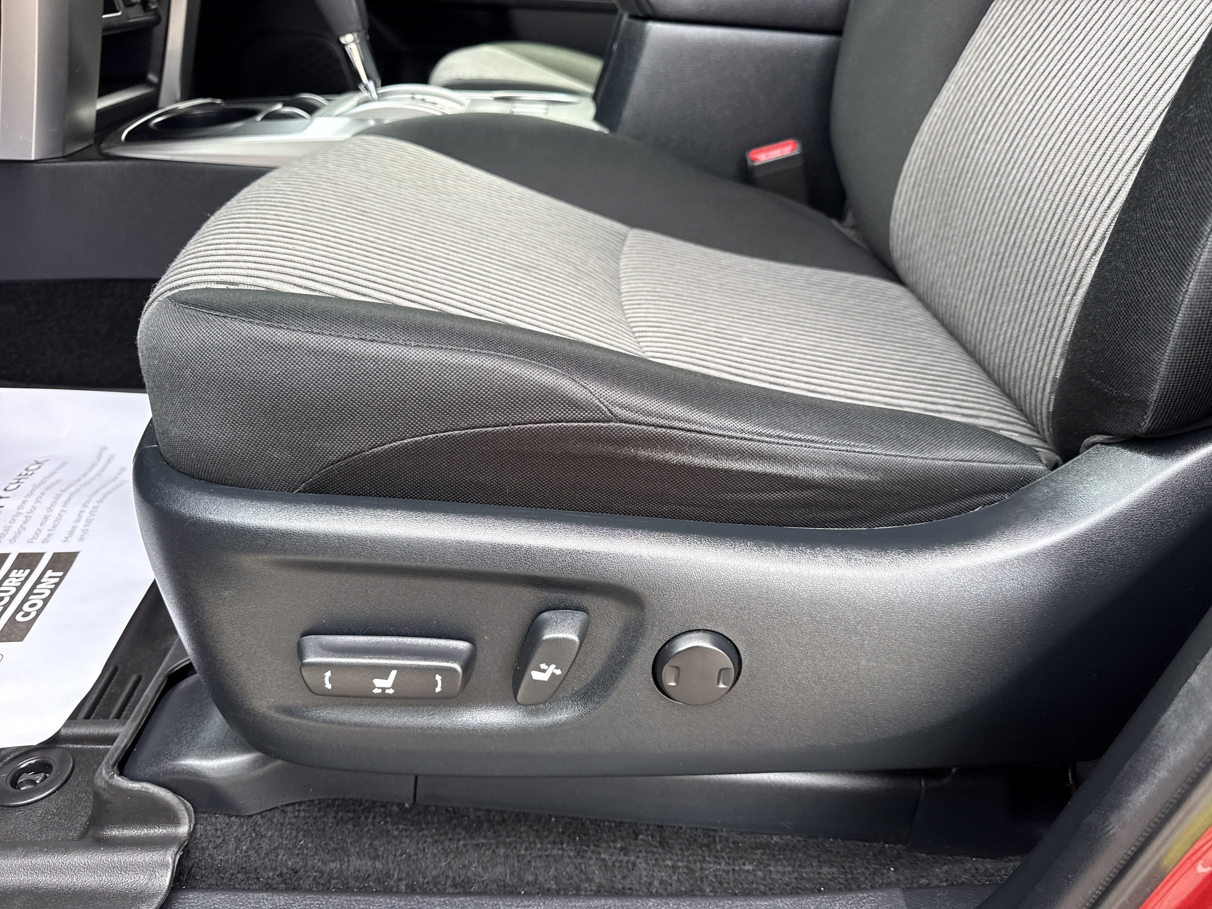 Used 2023  Toyota  image 12