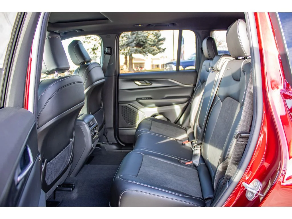 New 2025 Velvet Red Pearlcoat Jeep Altitude X image 39
