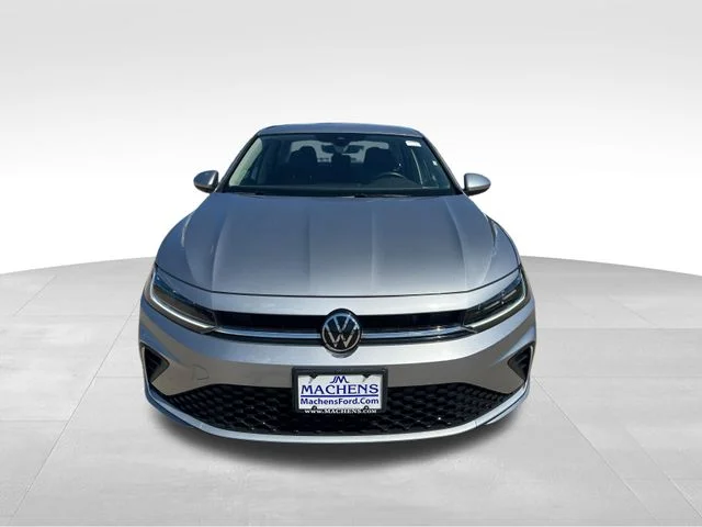Used 2025  Volkswagen 1.5T SE image 14