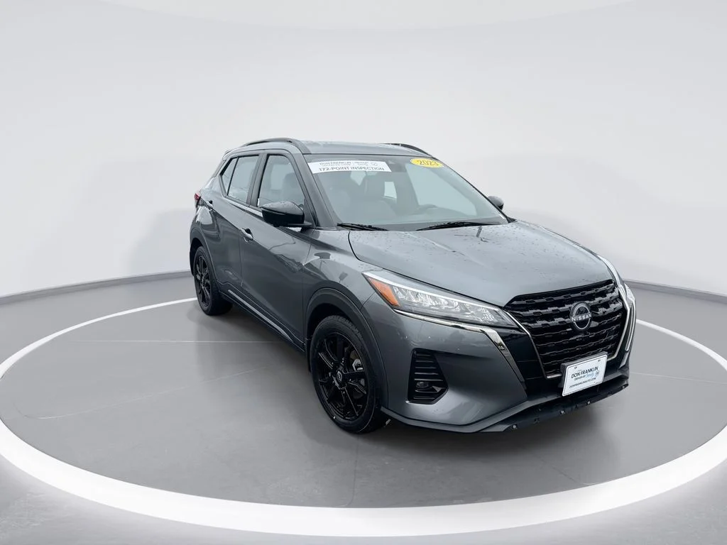 Used 2023 Gray Nissan SR image 2