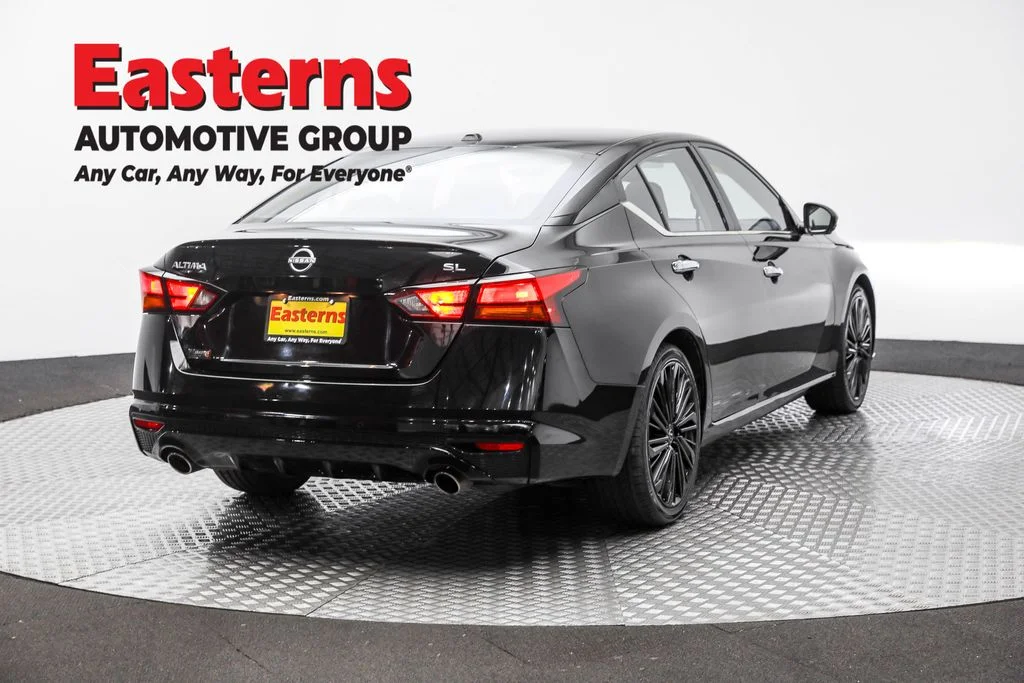 Used 2023 Black Nissan 2.5 SL image 5