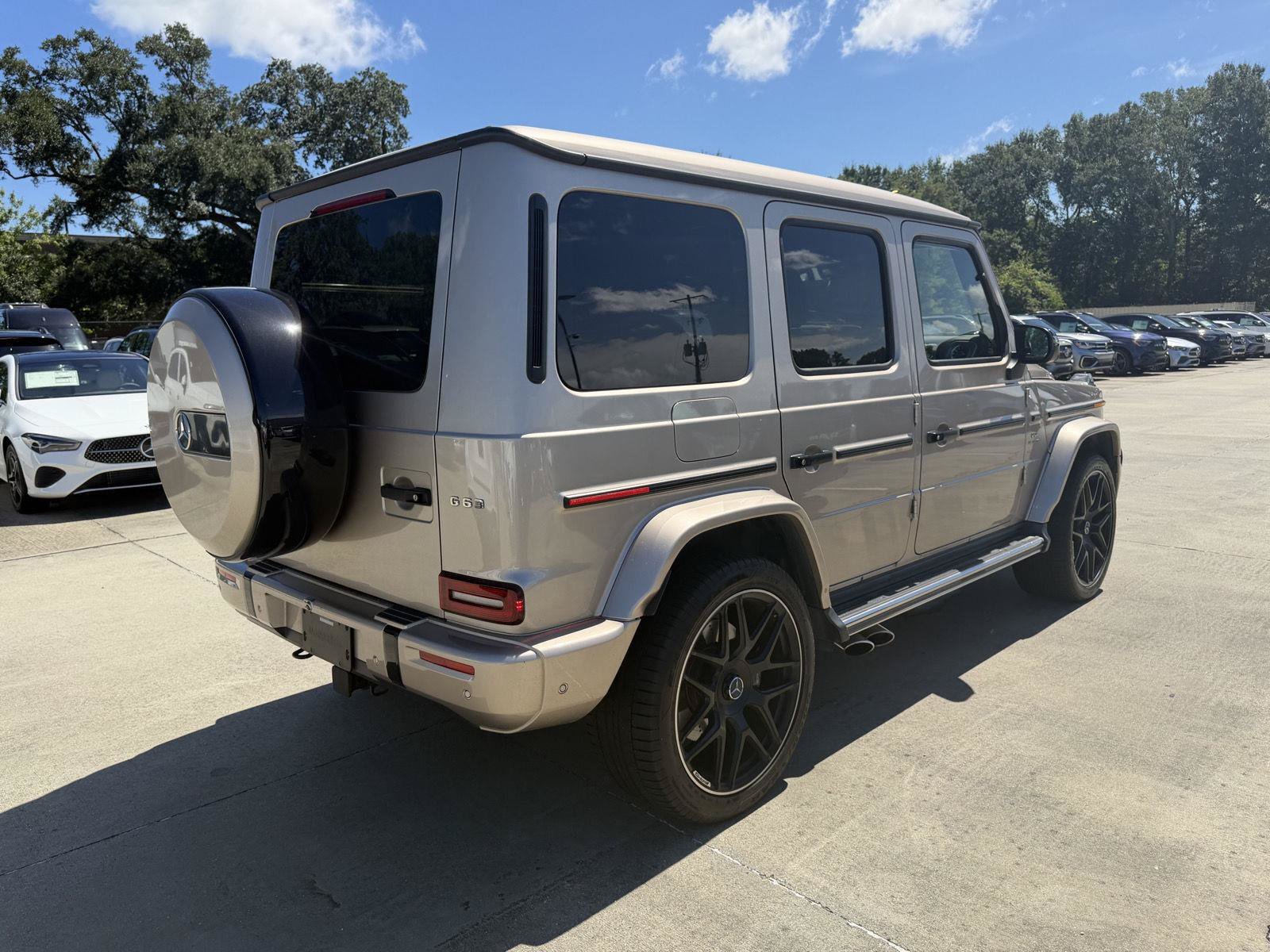 Certified Used 2025 MANUFAKTUR Desert Silver Metallic Mercedes-Benz G 63 AMG® image 26