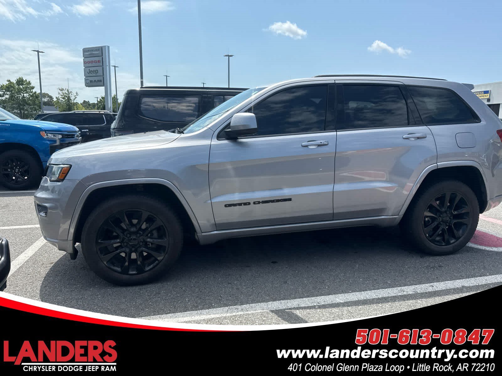 Used 2020 Billet Silver Metallic Clearcoat Jeep Altitude image 1