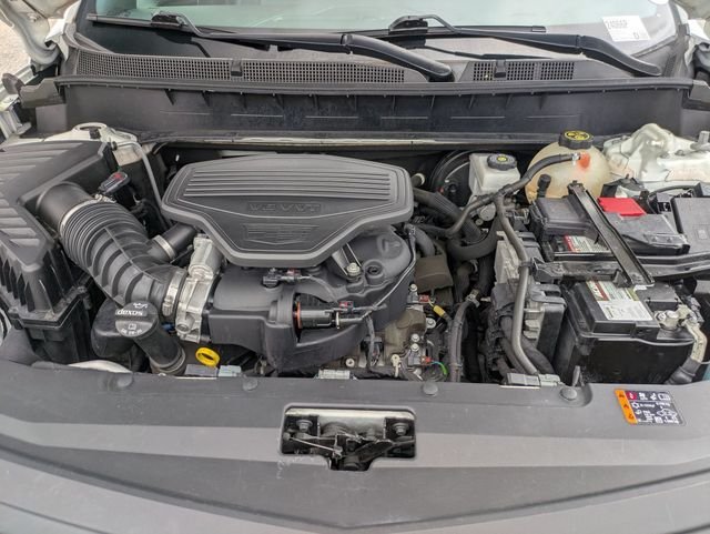 Used 2020 White Cadillac Sport image 13