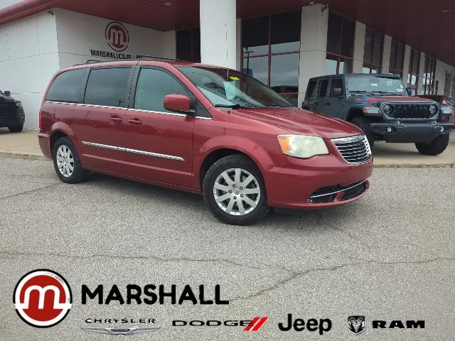 Used 2013 Red Chrysler Touring image 1