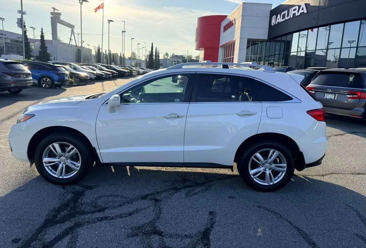 Used 2014 Crystal Black Pearl Acura Tech at Dilawri Certified   Local BC   One Owner image 2