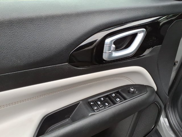Used 2023 Gray Jeep Limited image 12
