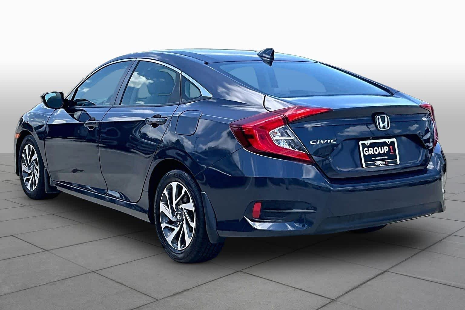 Used 2018 Modern Steel Metallic Honda EX image 11
