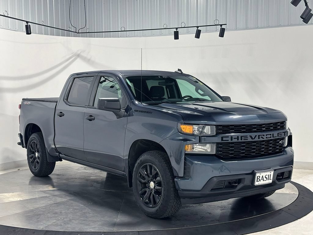 Used 2020 SHADOW GRAY METALLIC Chevrolet Custom image 33