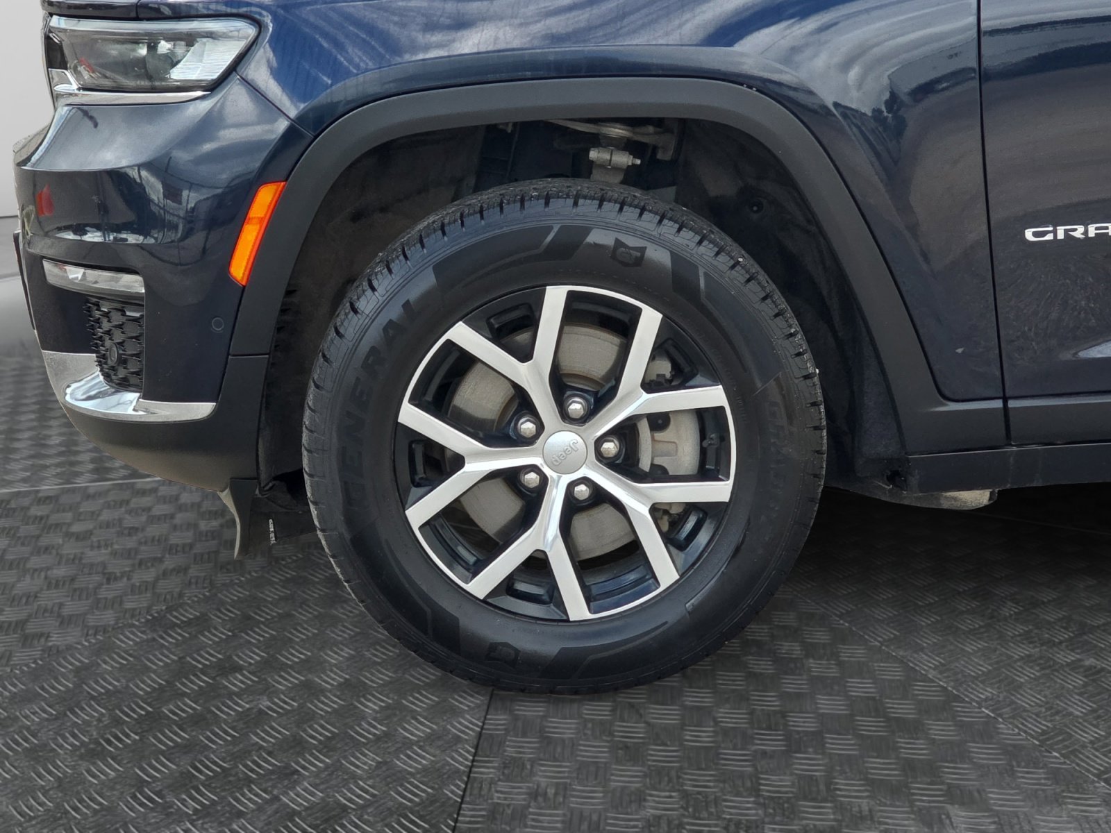 Used 2024 Black Jeep Limited image 9