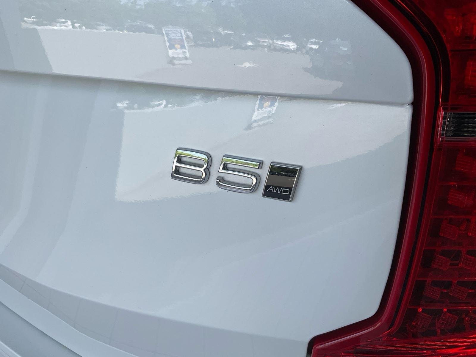 Used 2023 Crystal White Metallic Volvo Plus image 15